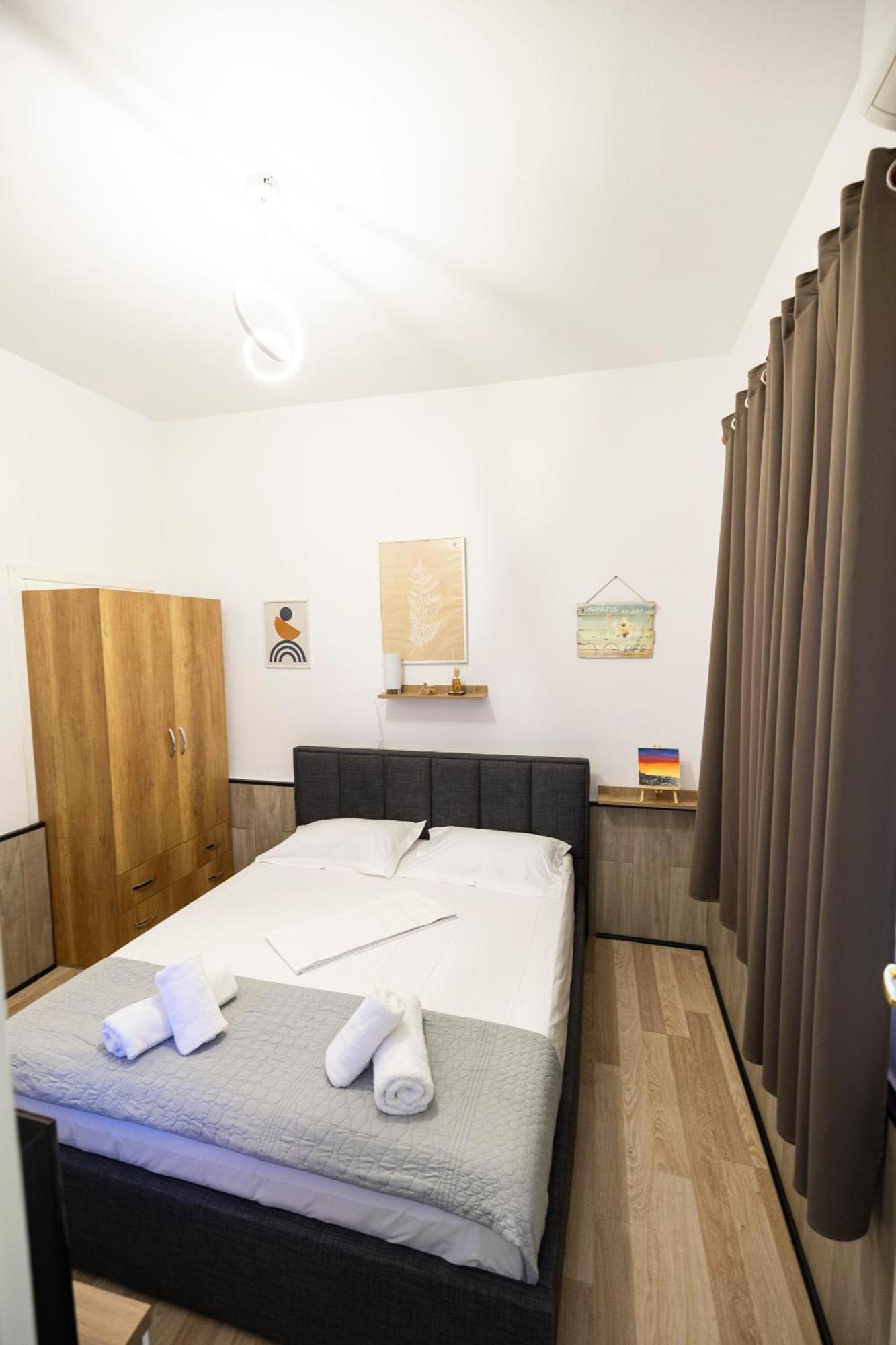 Tiny Cute Studio Near The City Center - 5 Min Walk Tirana Exterior photo
