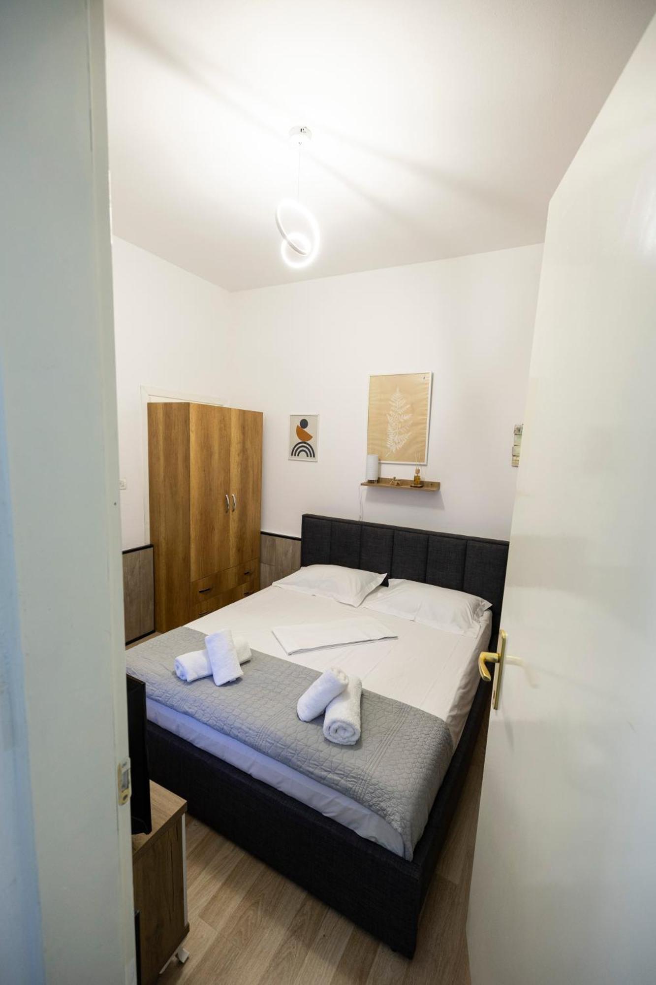 Tiny Cute Studio Near The City Center - 5 Min Walk Tirana Exterior photo